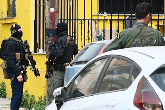 Στο στόχαστρο και η παρέα του Κλεομένη, δίωξη για κακούργημα στον φίλο του